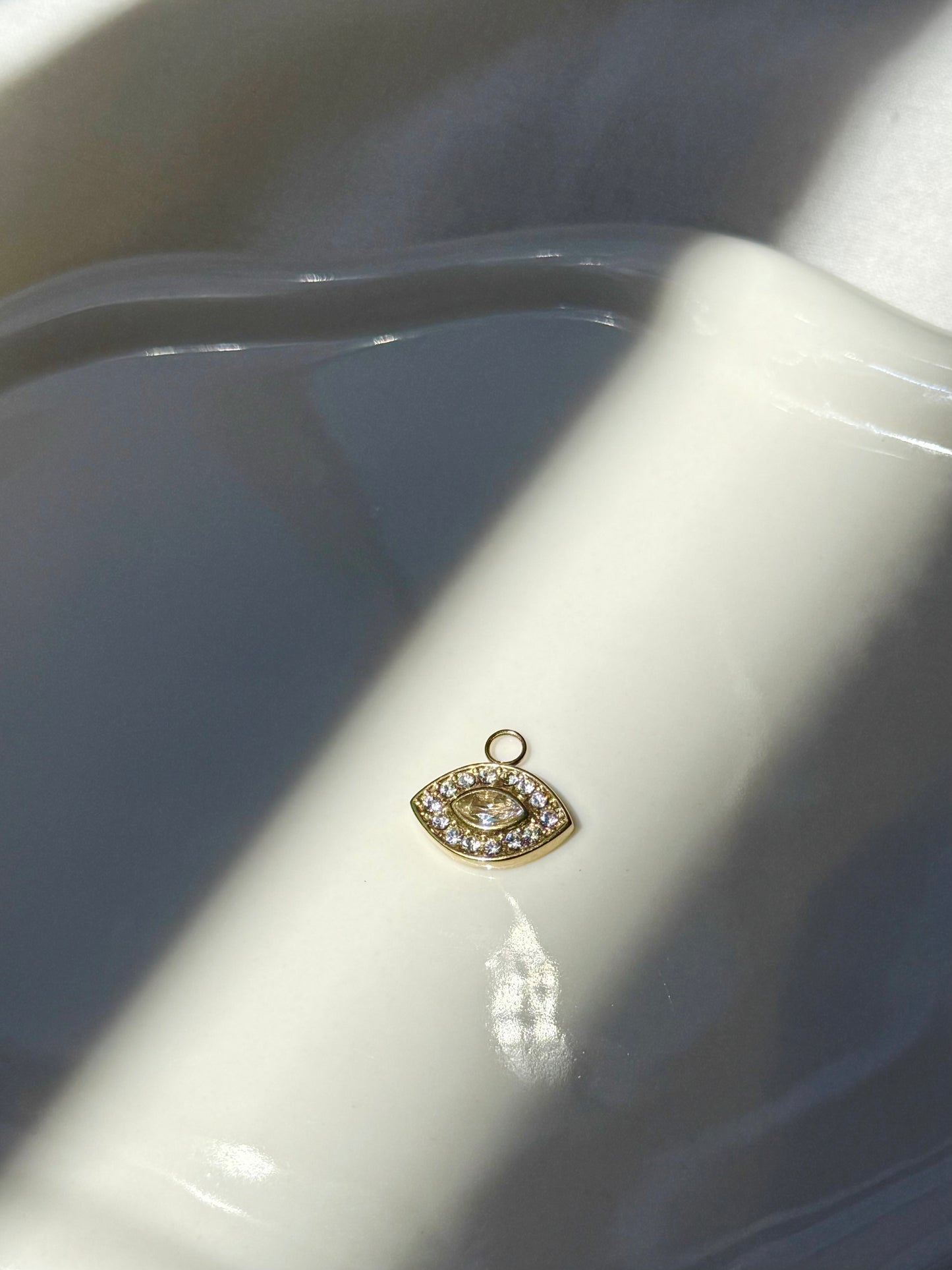 Breloque oeil strass