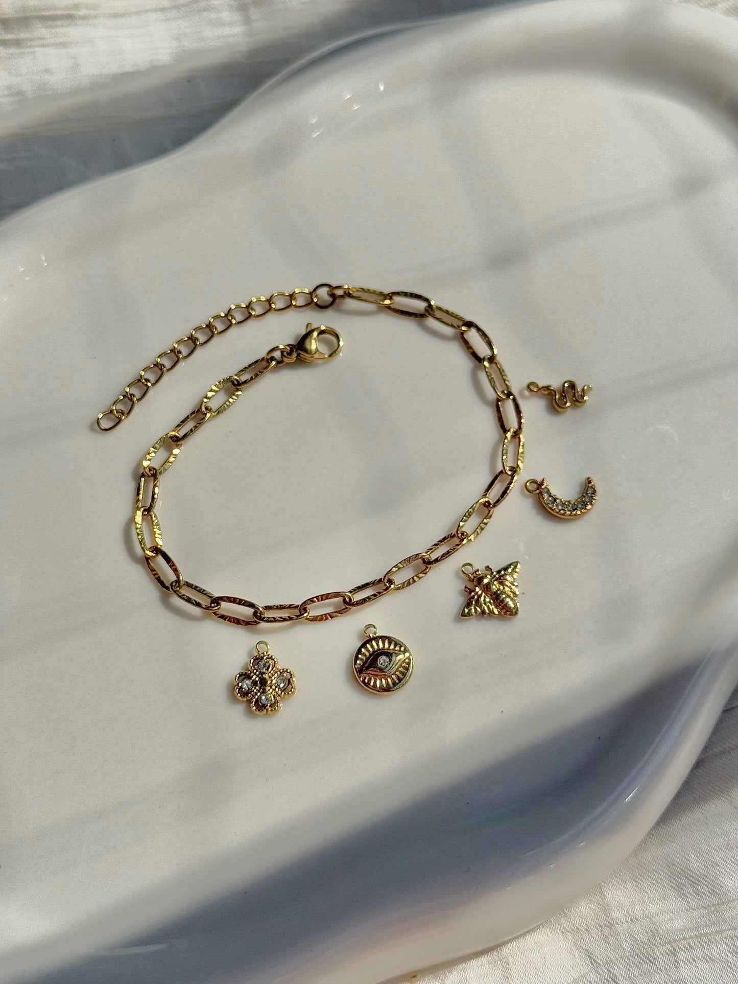 Breloque abeille ( pour bracelet )